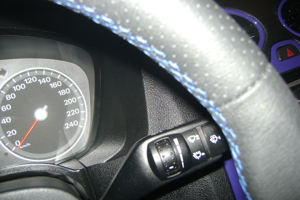 обтяжка руля в кожу — Ford Focus II Hatchback, 1,8 л, 2007 года ...