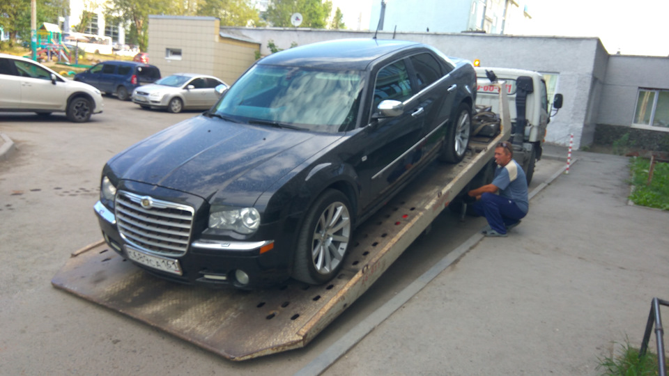 Фото в бортжурнале Chrysler 300 (300C) (1G)