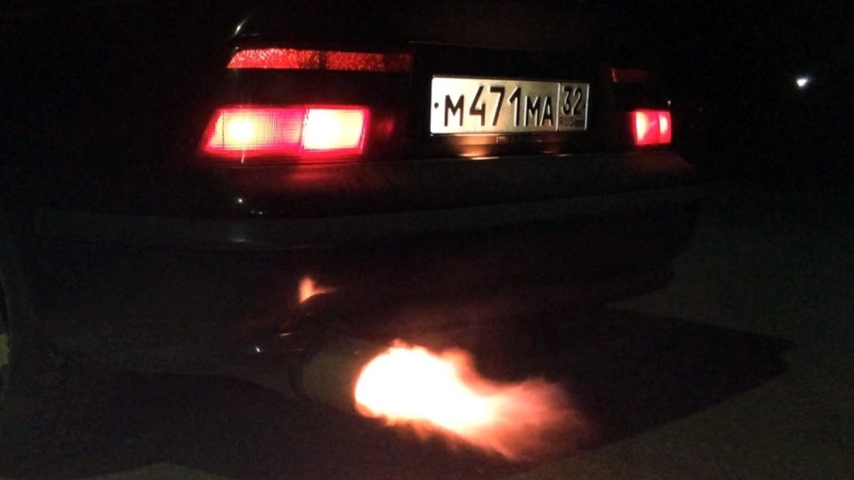 А у вас вылетает пламя из трубы на отсечке?) — Opel Calibra, 2 л, 1992 ...