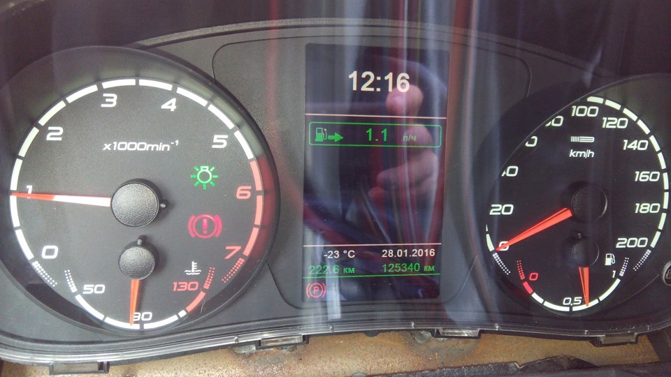 Замена масла, Лукойл GENESIS ARMORTECH 5w-40 — Lada Калина универсал, 1 ...