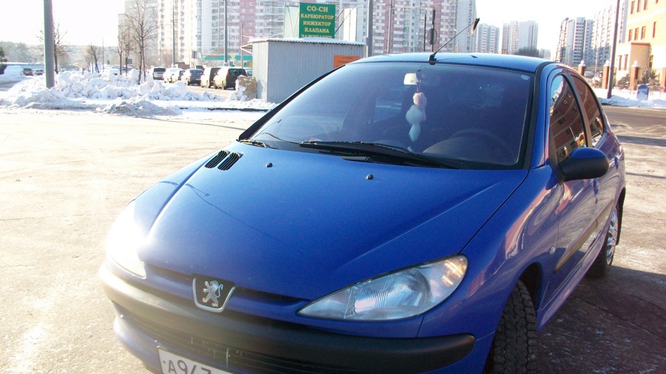 Peugeot 206 1.4 бензиновый 2002 