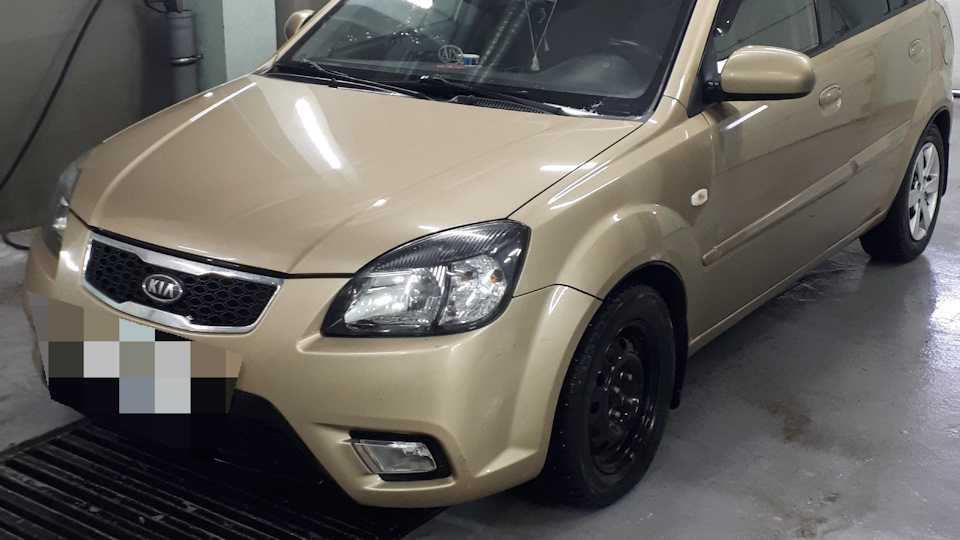 Замерзает лобовое стекло изнутри Kia Rio 2 — KIA Rio (2G), 1,4 л, 2010 ...
