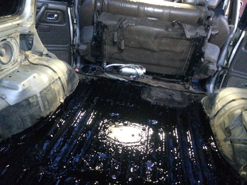 Ковролин в багажник — Mitsubishi Pajero (2G), 2,5 л, 1993 года | своими ...