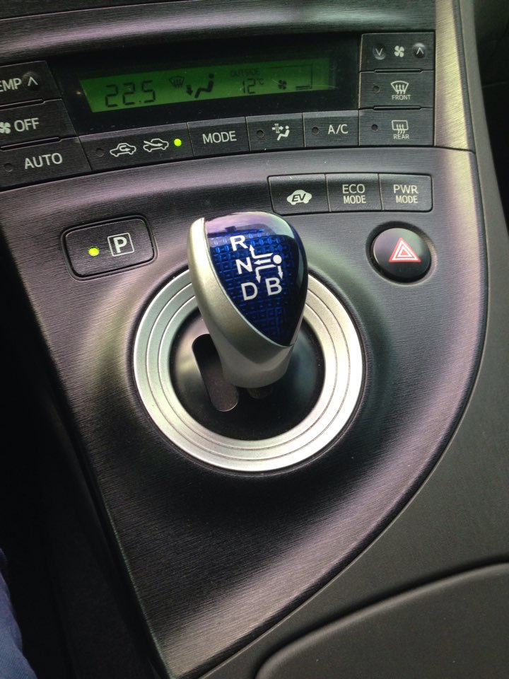 Достали сверчки в салоне — Toyota Prius (30), 1,8 л, 2010 года | своими ...