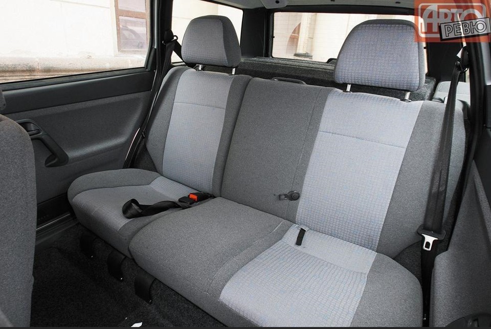 заднее сиденье 60х40 — Lada 4x4 5D, 1,8 л, 2006 года