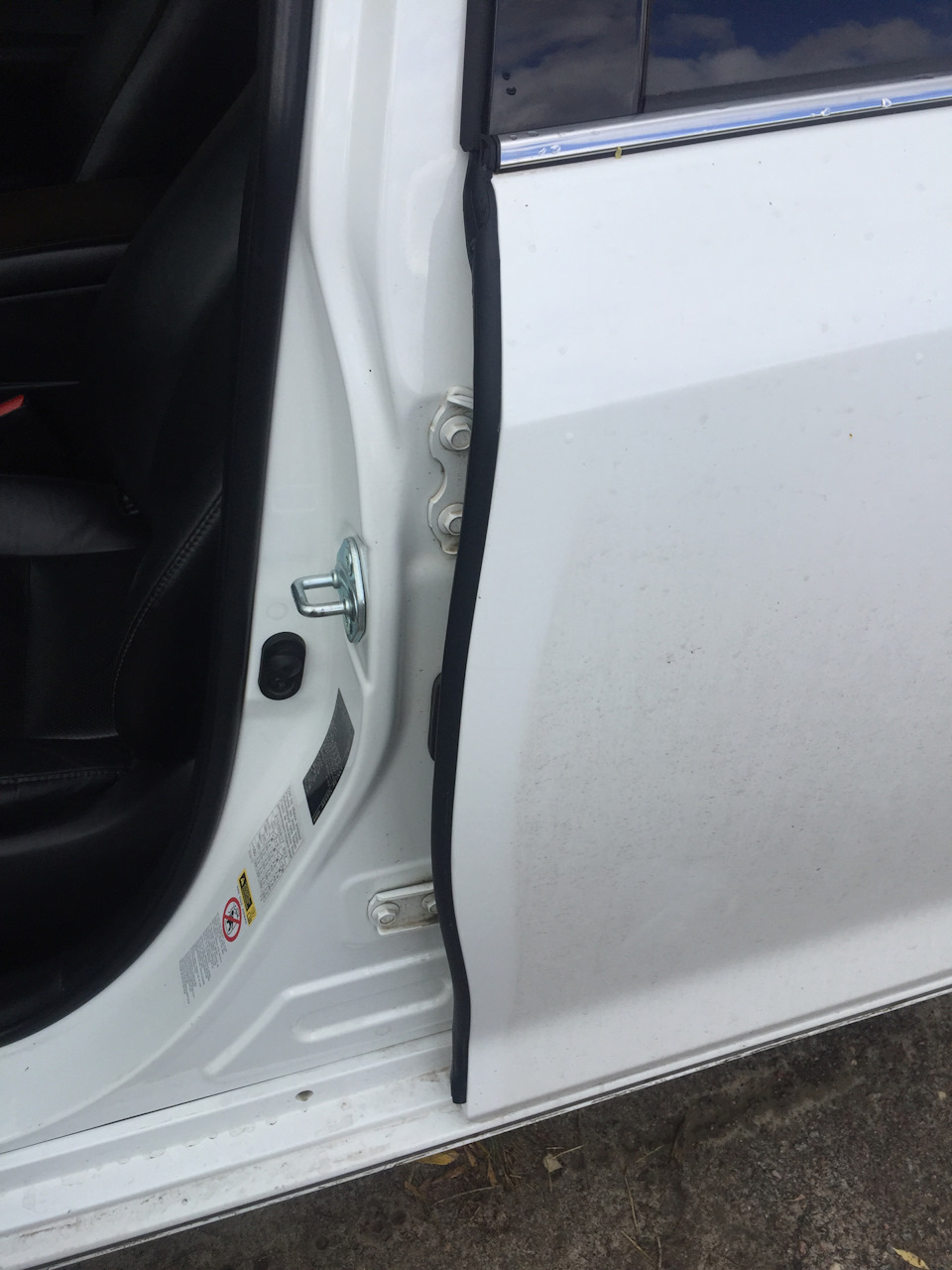 Уплотнитель дверей — Toyota Camry (XV50), 2,4 л, 2014 года | аксессуары ...