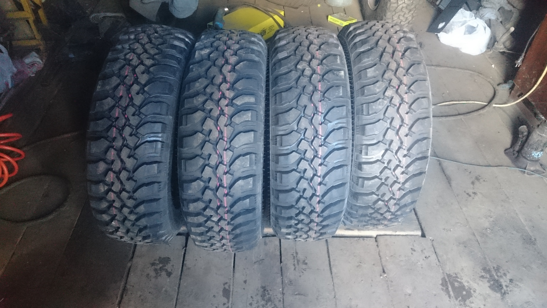 Кордиант 205 70 r16. Cordiant off Road 205/70 r16. Cordiant off Road 205 75 Нива. Кордиант офф роад 205 70 r16 на ниву. Cordiant off Road r16 Нива.