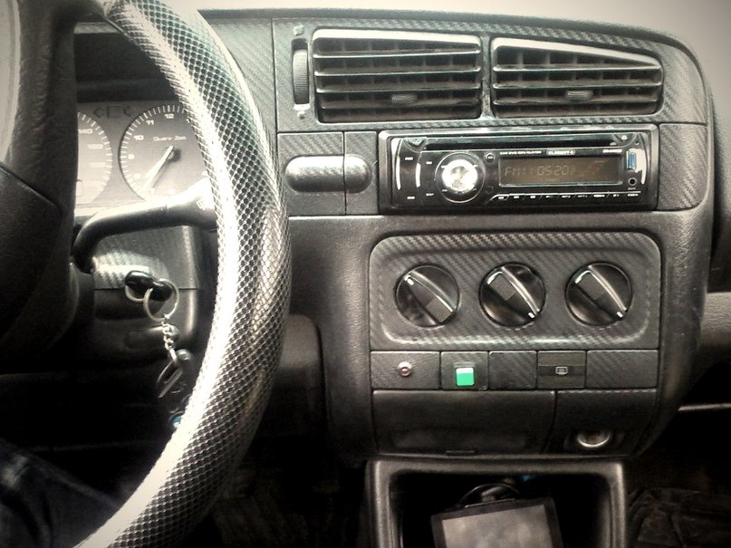 Обтяжка панели в карбон — Volkswagen Golf Mk3, 1,4 л, 1994 года ...