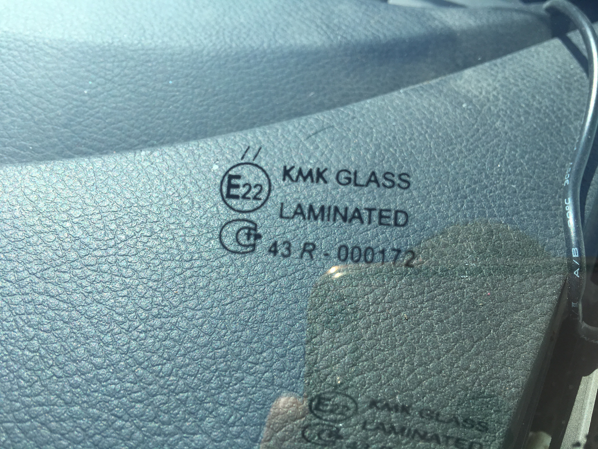 Стекло кмк производитель. KMK Glass Laminated 43r 000171. KMK Glass vazs0070. Маркировка стекла триплекс. KMK Glass 4166agngn.