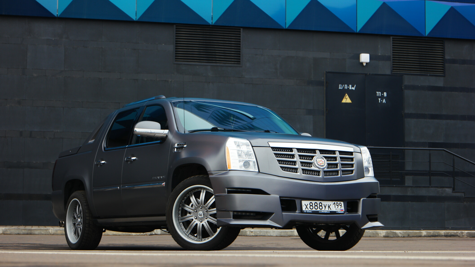 Ford Escalade 2