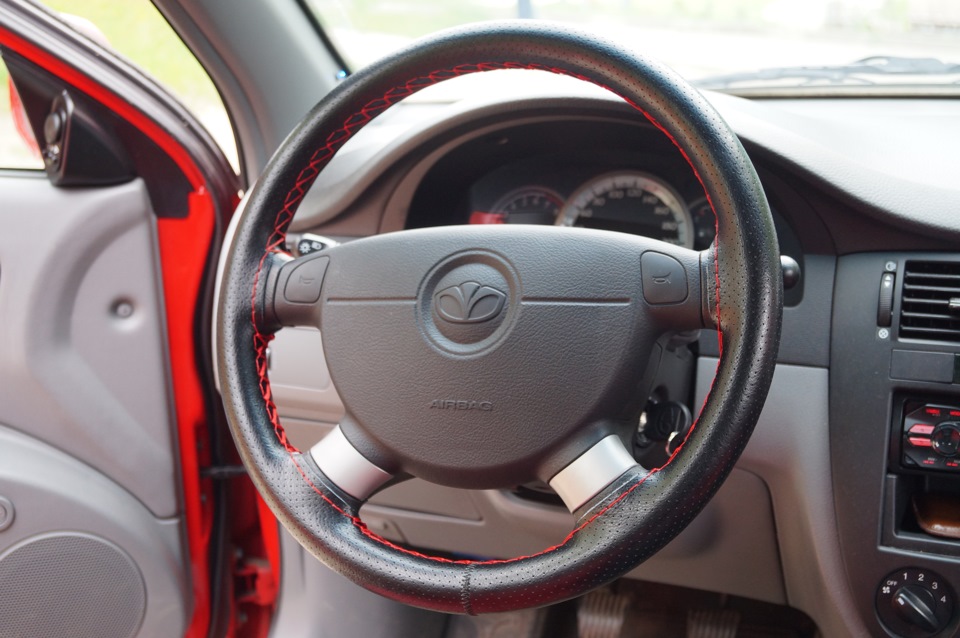 Оплетка на нексию. Руль дэу нексия n150 мульти. Оплетка на нексию. Руль дэу нексия n150. Оплетка на руль дэу нексия.