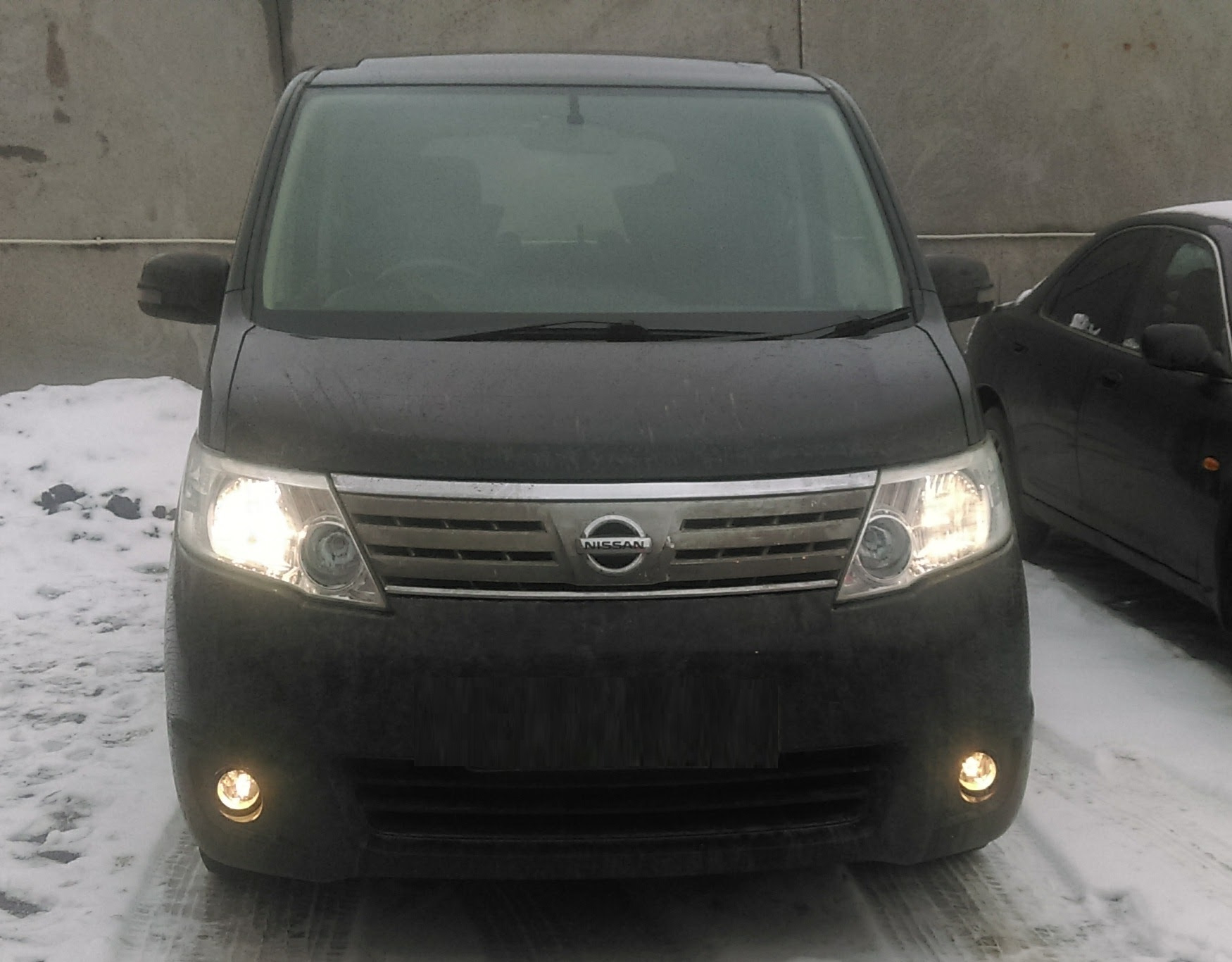 Фары ниссан серена. ПТФ Ниссан Серена с25. Serena 2000 ПТФ. Накладка противотуманки Nissan Serena c25. ПТФ Ниссан квест 2009г.