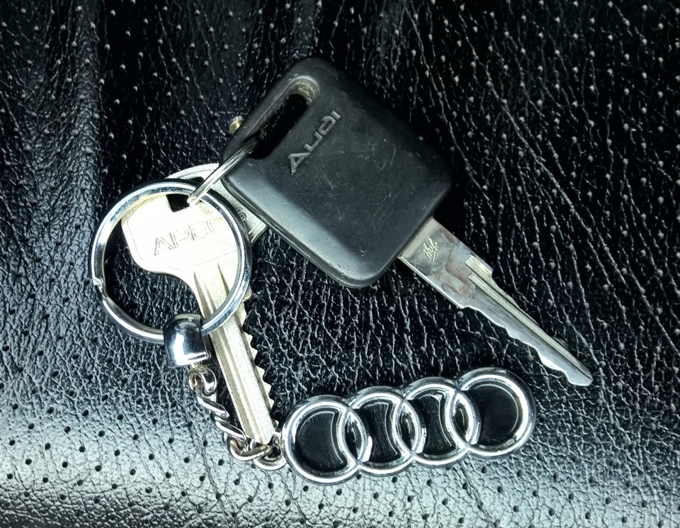 Фото в бортжурнале Audi 100 (C4)