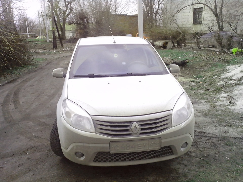 наконец белый лед! — Renault Sandero 1G, 1,6 л, 2011 года | мойка | DRIVE2