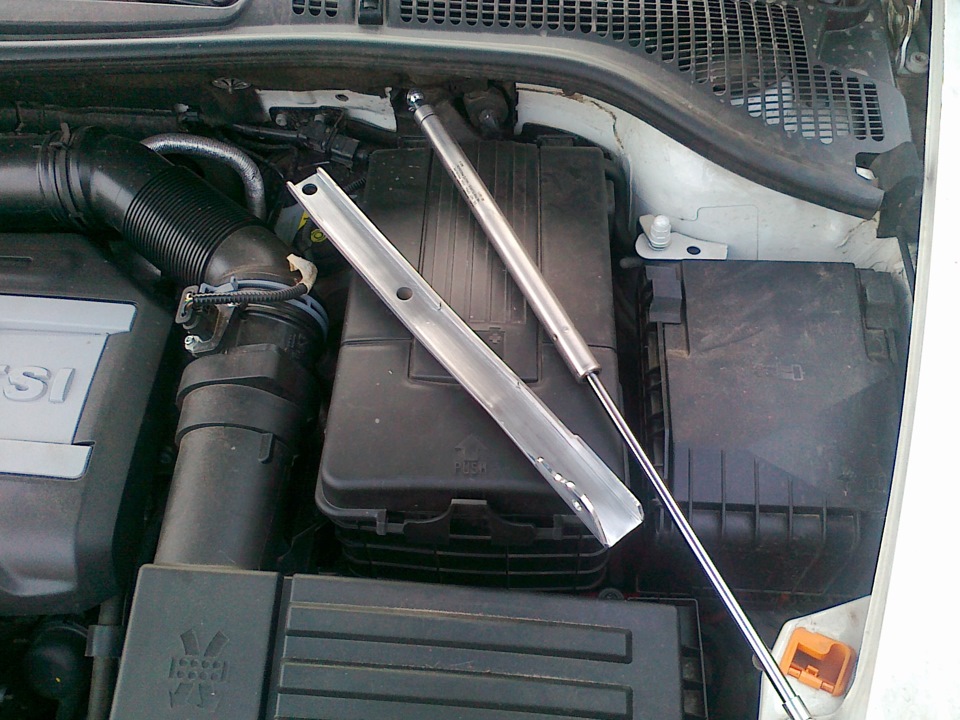 MILOTEC Амортизатор капота — Skoda Octavia A5 Mk2, 1,8 л, 2012 года ...