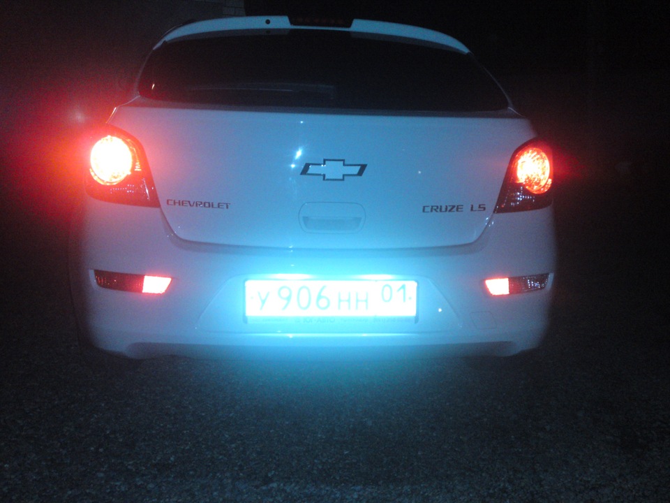 Светодиодные лампы шевроле круз. Лампы Шевроле Круз хэтчбек. Лампа подсветки номера Шевроле Круз хэтчбек. Задние габариты Шевроле Круз. Лампочка стоп сигнала Chevrolet Cruze 2012.
