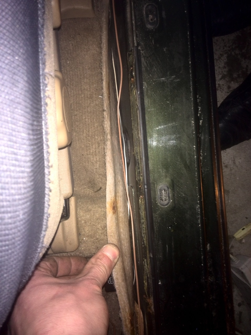 febef7as 960 Как открыть багажник мицубиси каризма