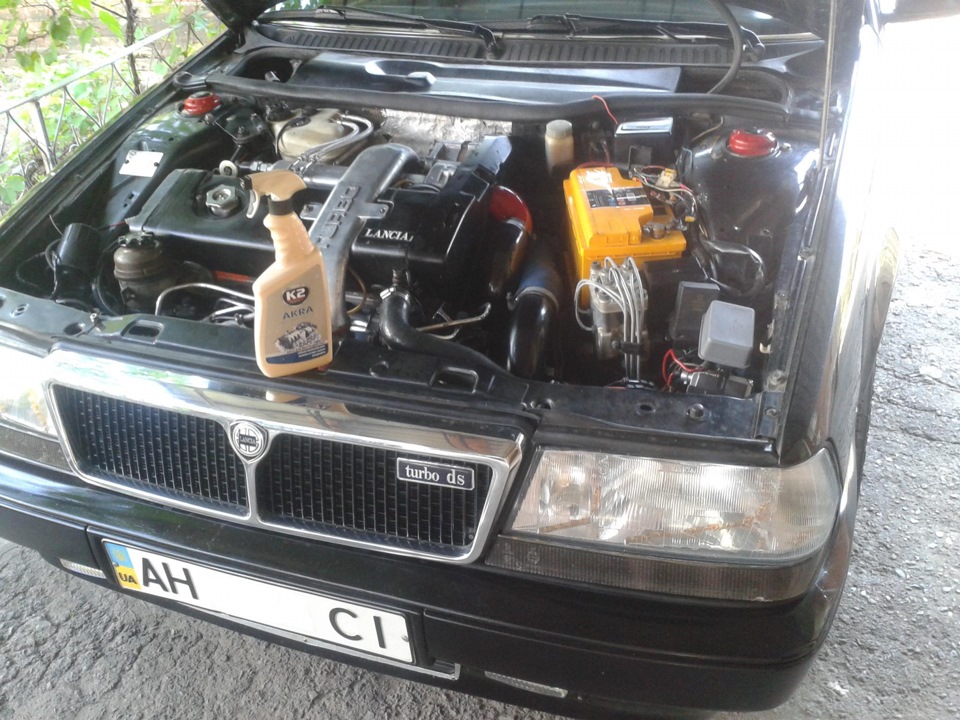 Год выпуска турбо. Lancia Thema двигатель. Lancia Thema 2.5 дизель багажник. Lancia Thema 2.8 MT, 1991. Лянча тема ДВС.