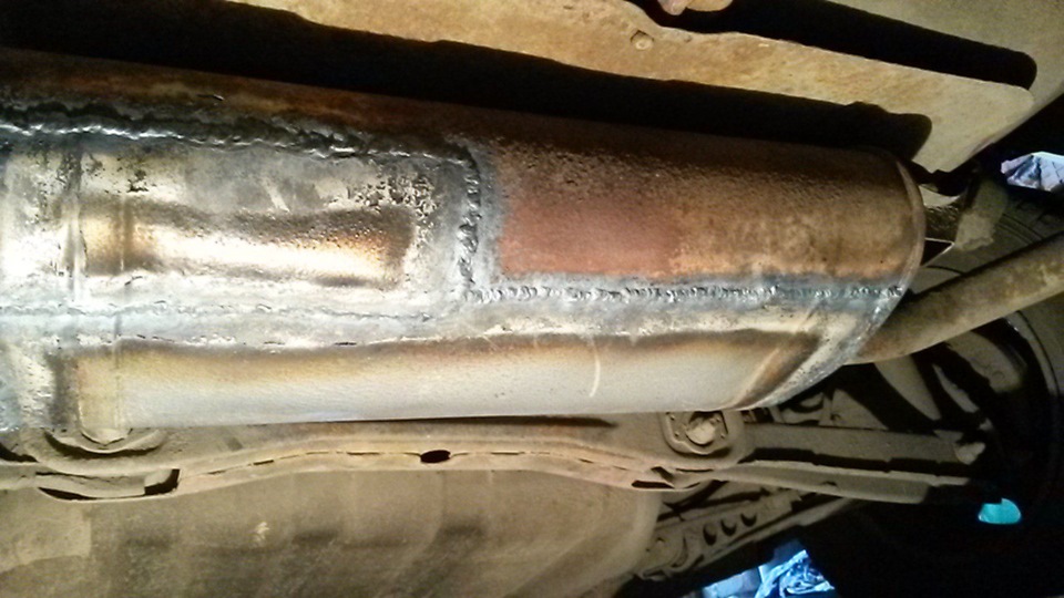 Глушитель ваз 2114 в разрезе. Прогорел глушитель оптима 3. 8. Треск глушителя. Прогорел резонатор 2107.