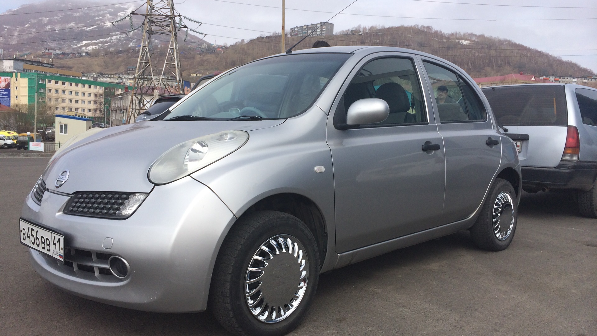 Красноярск марч. Ниссан Марч серый. Nissan March k12 на r16. Nissan March k12 Rally. Nissan March Dark Grey.