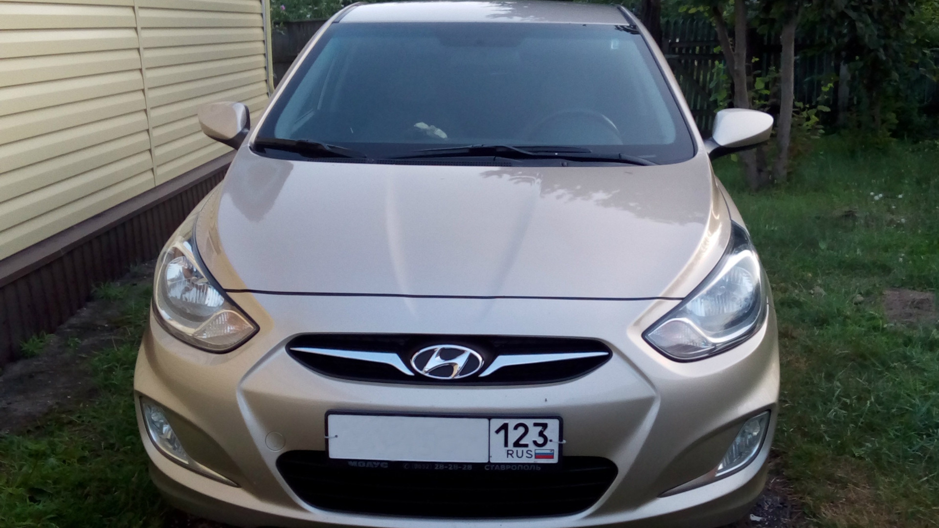 Hyundai Solaris Hatchback 1.4 бензиновый 2012 | GOLD на DRIVE2