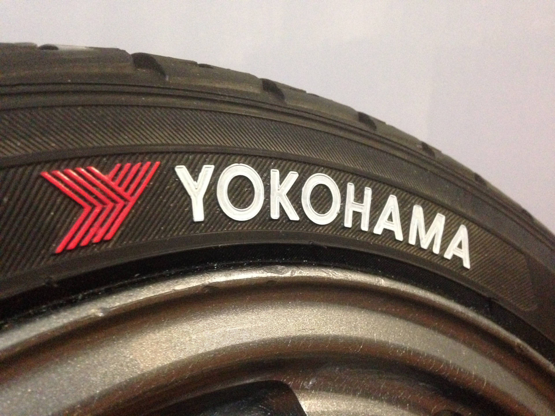 Yokohama шины тесты. Yokohama Tyres. Йокогама а539. Шины Yokohama yyy1716. Yokohama r6901.