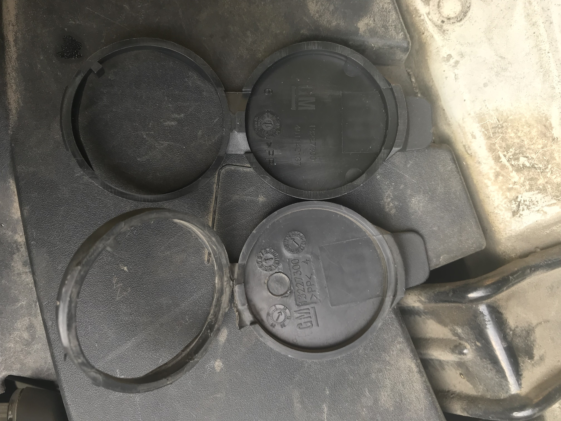 Крышка бачка стеклоомывателя — Chevrolet Captiva (1G), 2,2 л, 2012 года ...