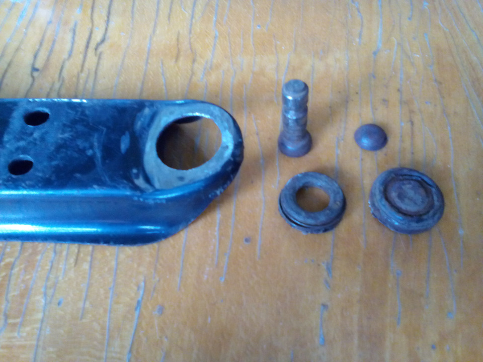 Замена несменной шаровой опоры — Suzuki Every (DA52), 1 л, 2005 года ...