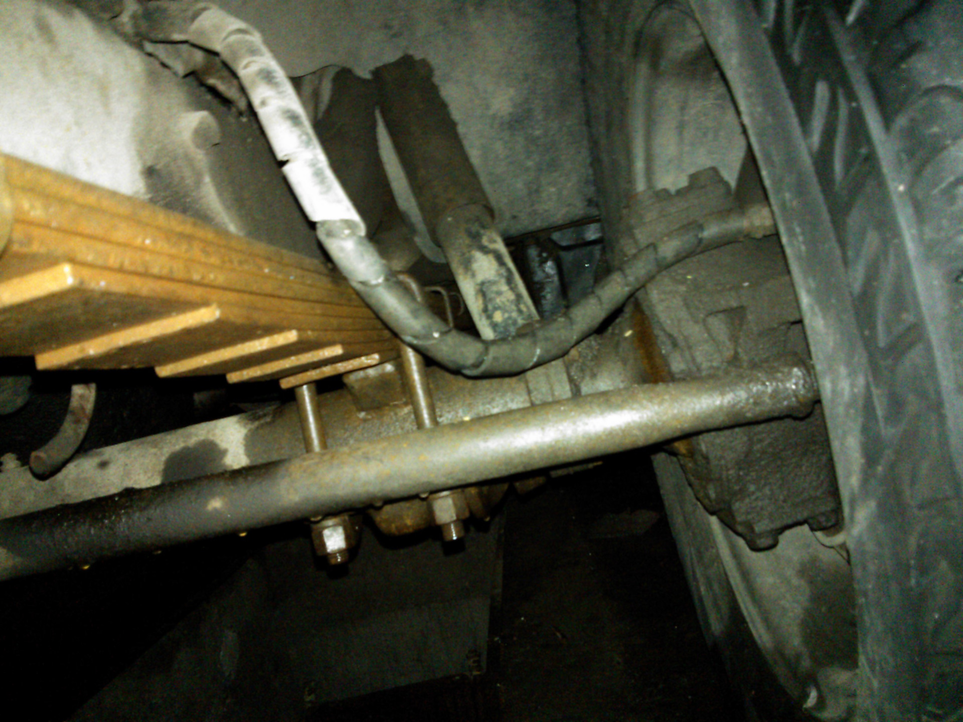 Jak zajistit spolehlivou ochranu brzdového potrubí před poškozením a ...