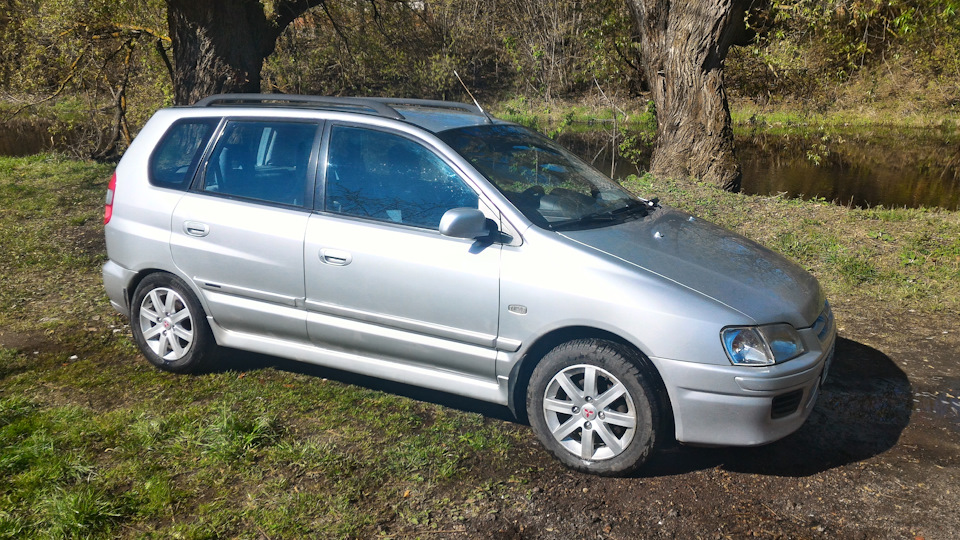 Mitsubishi space star 2002