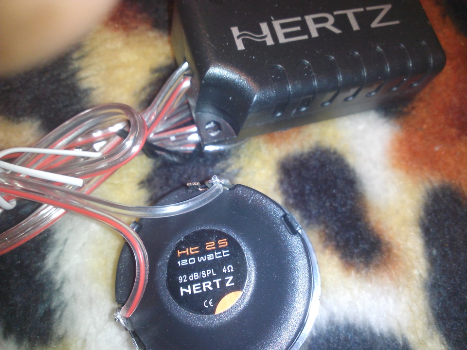 Hertz ht. Ht0025. Hertz подделка кроссоверов.