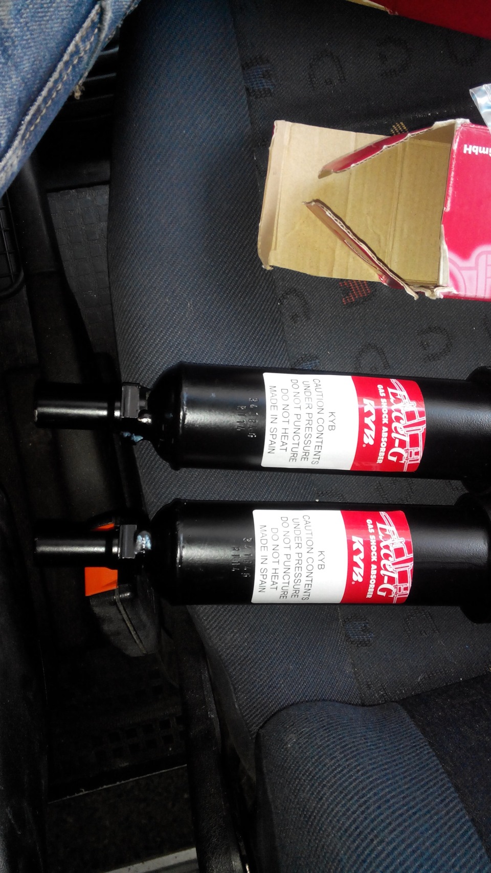 Замена задних амортизаторов, ставлю KYB Excel-G — Volkswagen Caravelle ...