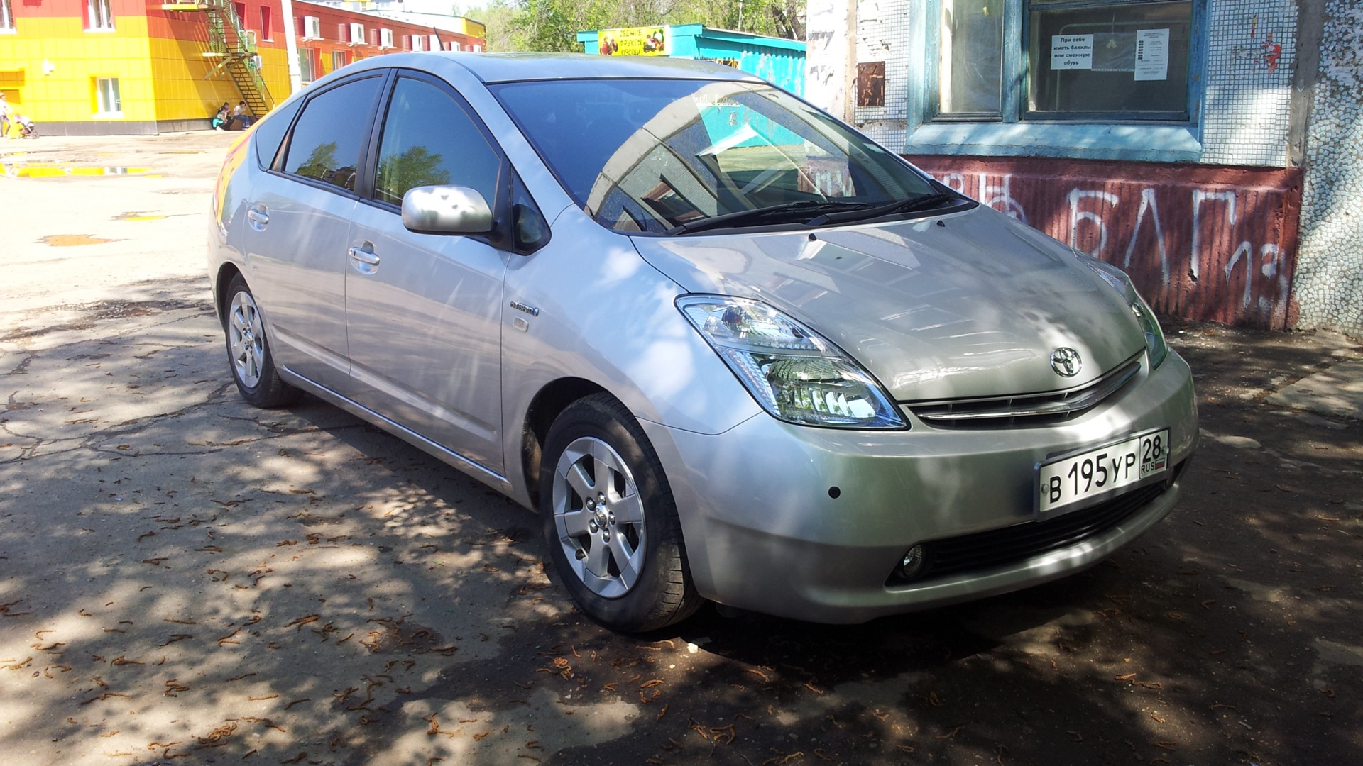 Toyota Prius (20) 1.5 гибридный 2008 | 10th Anniversary Edition на DRIVE2