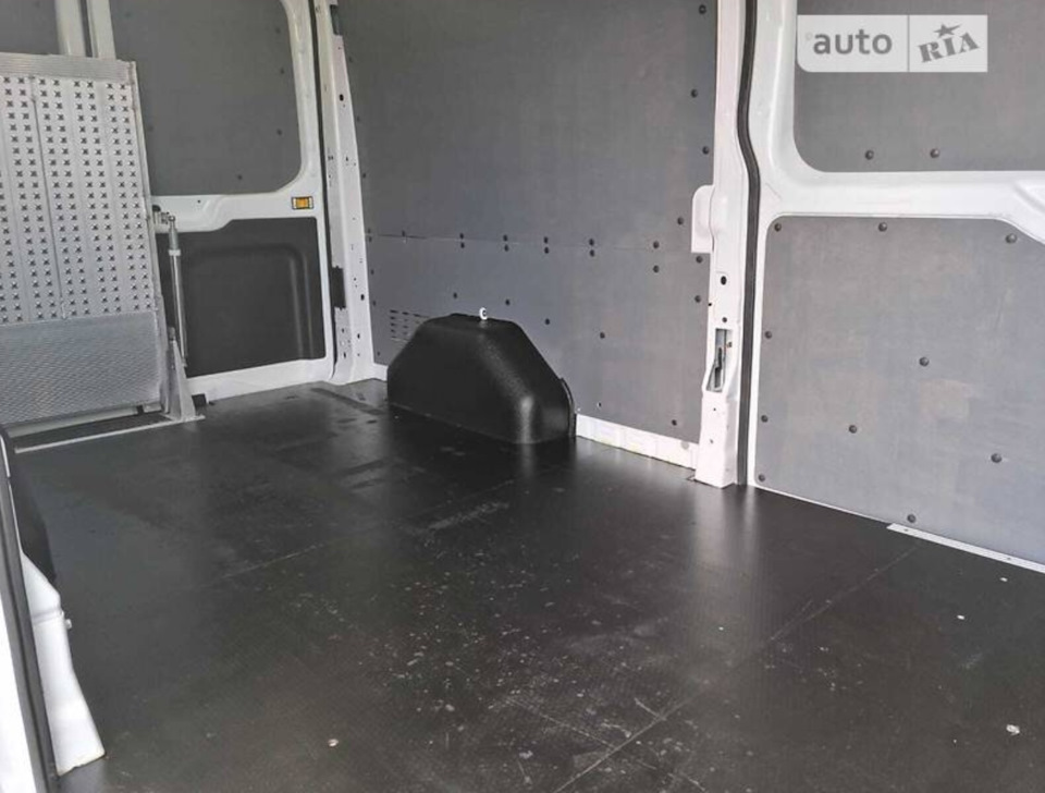 Фото в бортжурнале Ford Transit (8G)