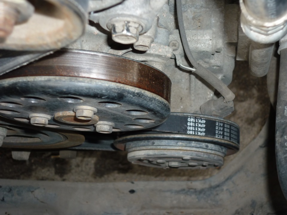 Обводный ремень 1zz. Обводный ремень 1zz. Обводной ремень 1zz fe. Ремень генератора тойота 1zz. Обводной ремень тойота опа.