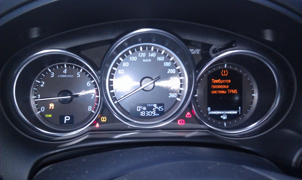 Давление масла в мазде. Панель приборов Мазда сх5. Датчик дистанции автомобиля Мазда сх5. Датчики давления колес Mazda CX-5. Mazda CX-7 панель приборов.