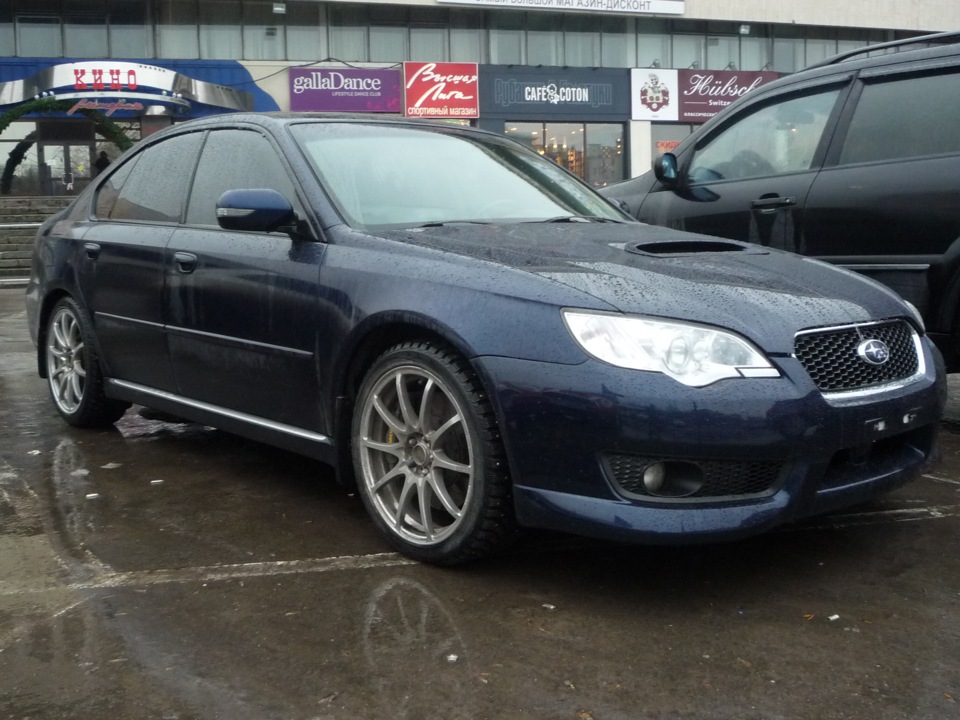 Subaru legacy spec b отличие