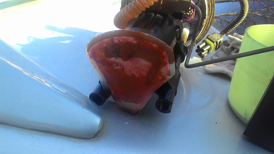 Замена сетки бензонасоса — Lada 2115, 1,5 л, 2001 года | своими руками ...