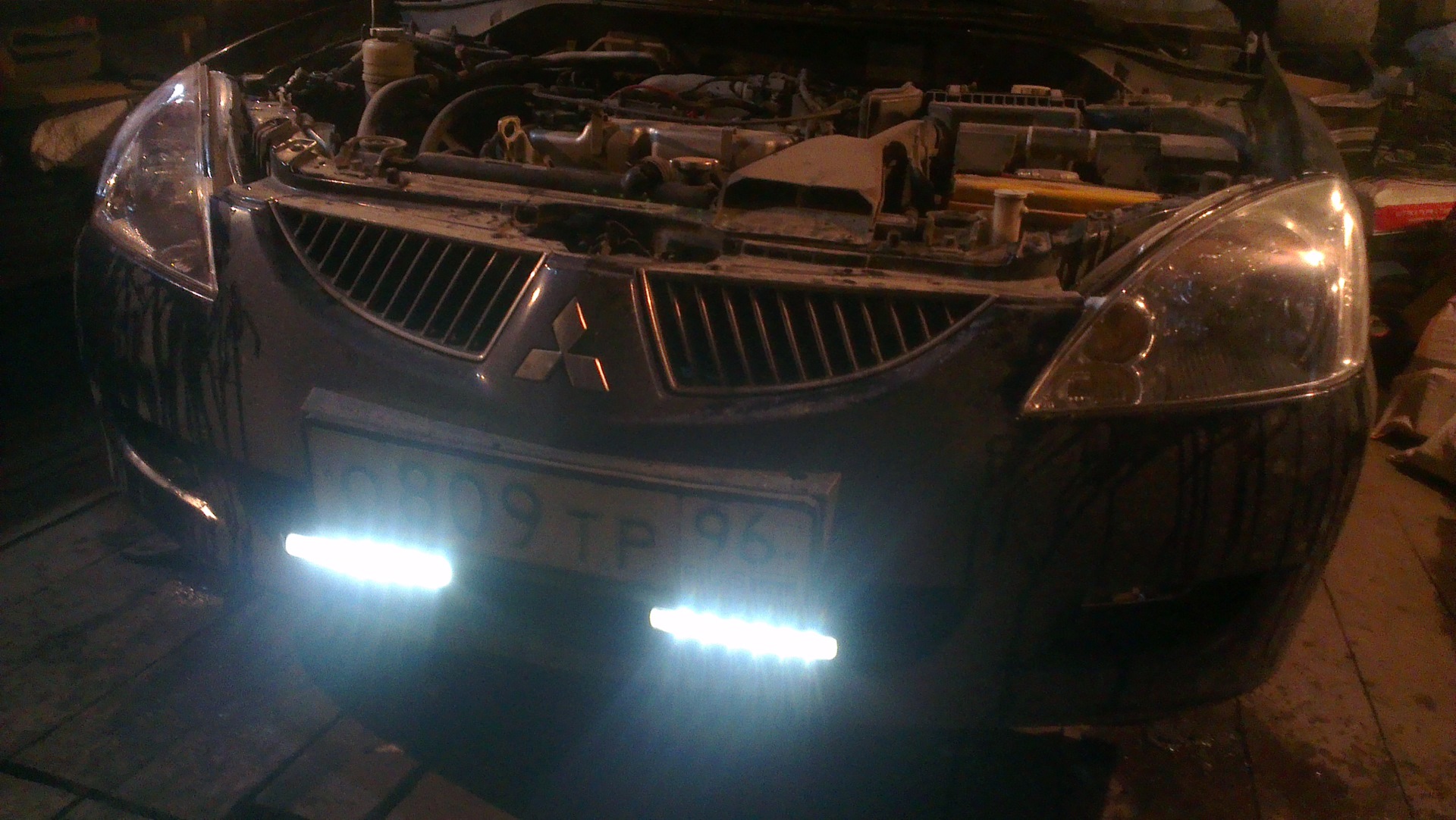 ДХО + 5контактное реле и ПТФ + ксенон — Mitsubishi Lancer IX, 1,6 л ...