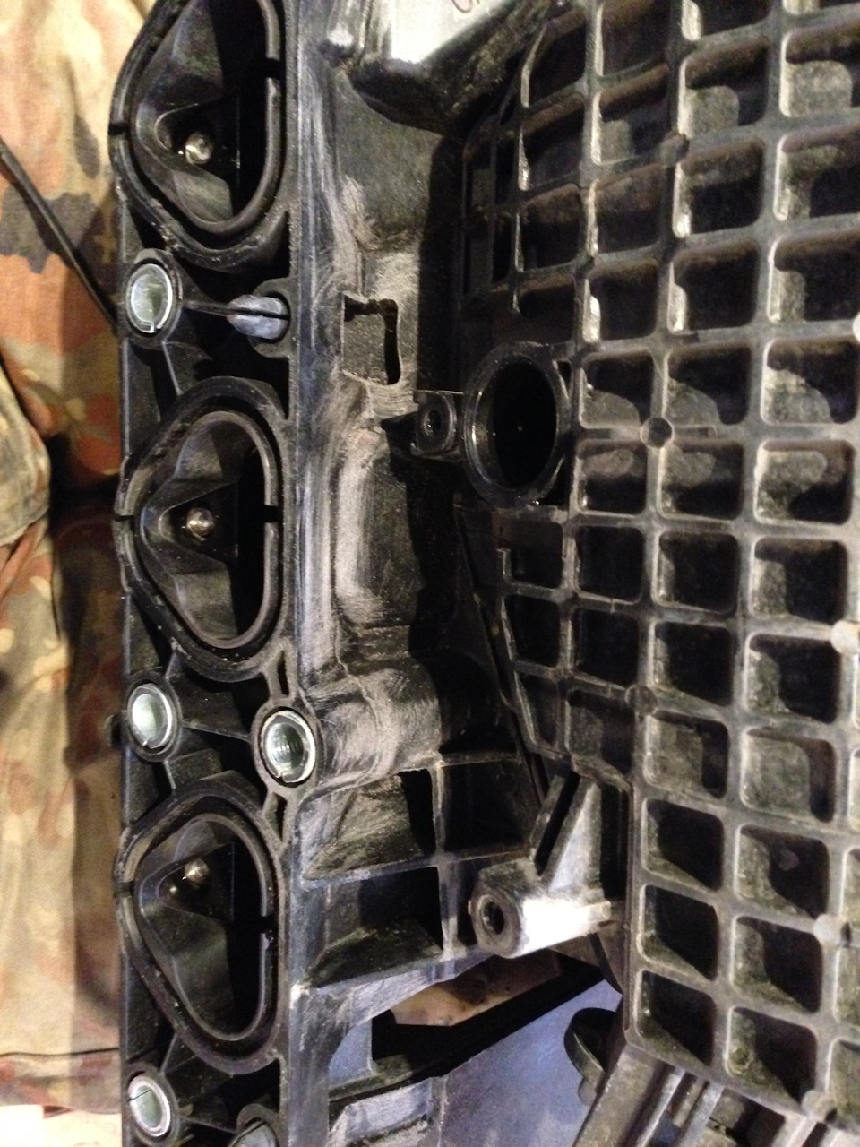 Лопнул впускной коллектор — Volkswagen Polo Sedan, 1,6 л, 2012 года ...