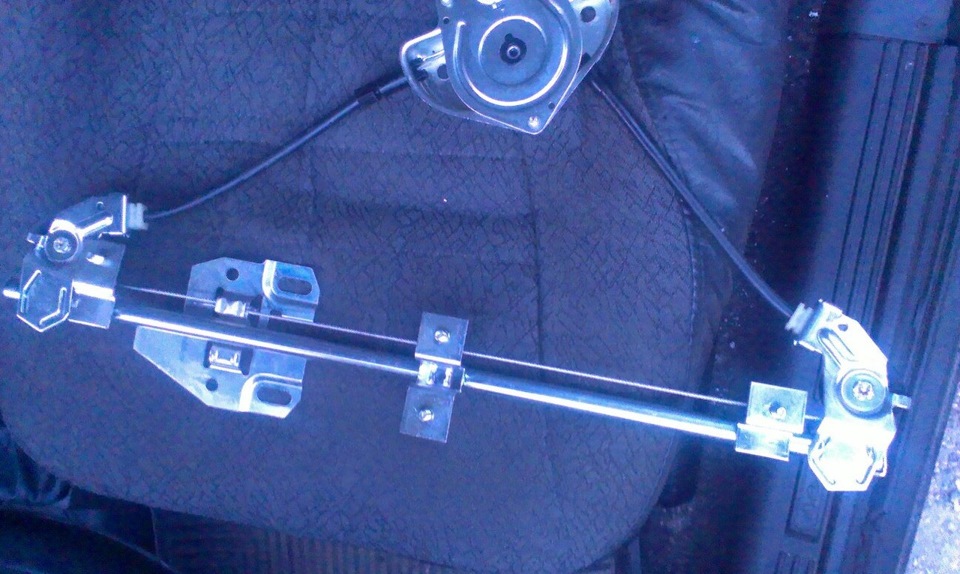 Замена стеклоподъемника — Lada 21093, 1,5 л, 2003 года | своими руками ...