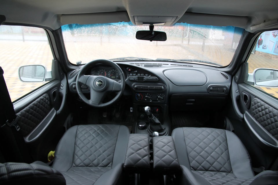 Chevrolet Niva салон