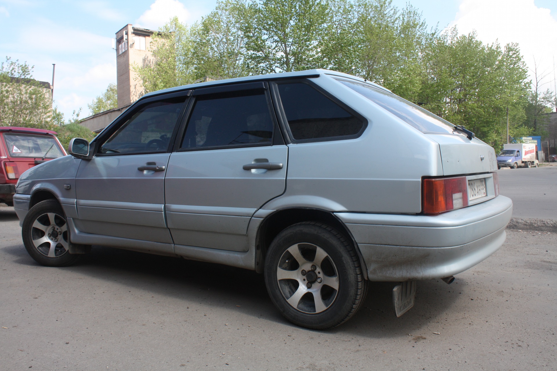 Ваз 2114 на 15. Slik черные r16 ваз 2114. Диаметр отверстий колеса ваз 2106. Лада 2114 серебро. Ваз 2114 на литье.