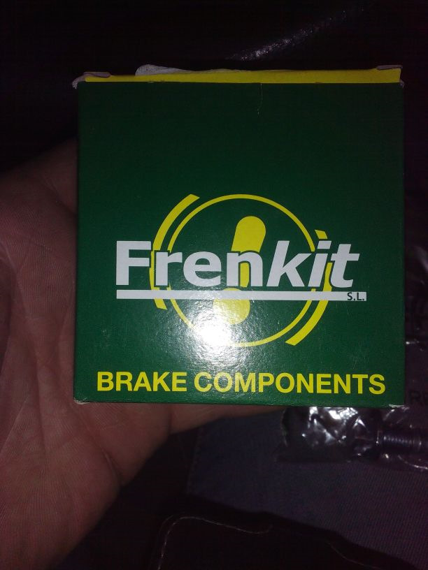 нет скрипу при торможении)))тормозные колодки и направляющие заднего ...