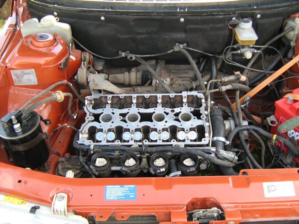 Шестнадцати клапанный двигатель. Двигатель ВАЗ 21120. Двигатель 21120 АВТОВАЗ. ДВС ВАЗ 21120 16 клапанов. Двигатель 2112 на ВАЗ 21120.