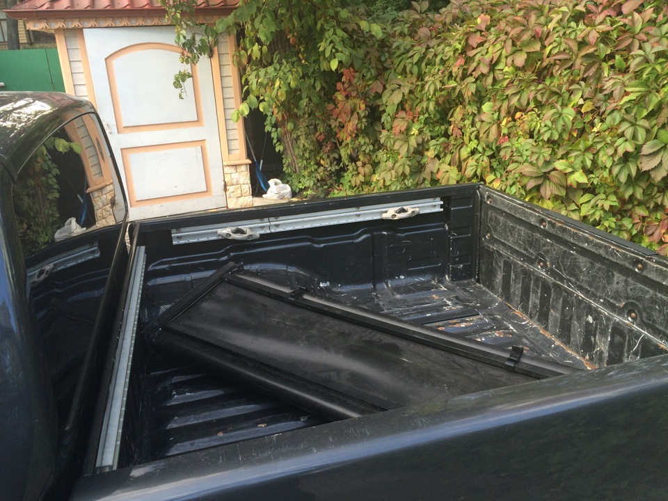 Вкладышь в кузов и крышка кузова — Nissan Navara (2G), 2,5 л, 2007 года ...