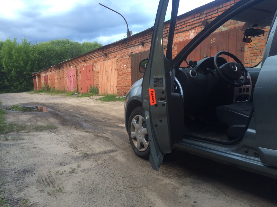 Убираем скрип ручек в передних дверях, плюс наклейки с Али. — Renault ...