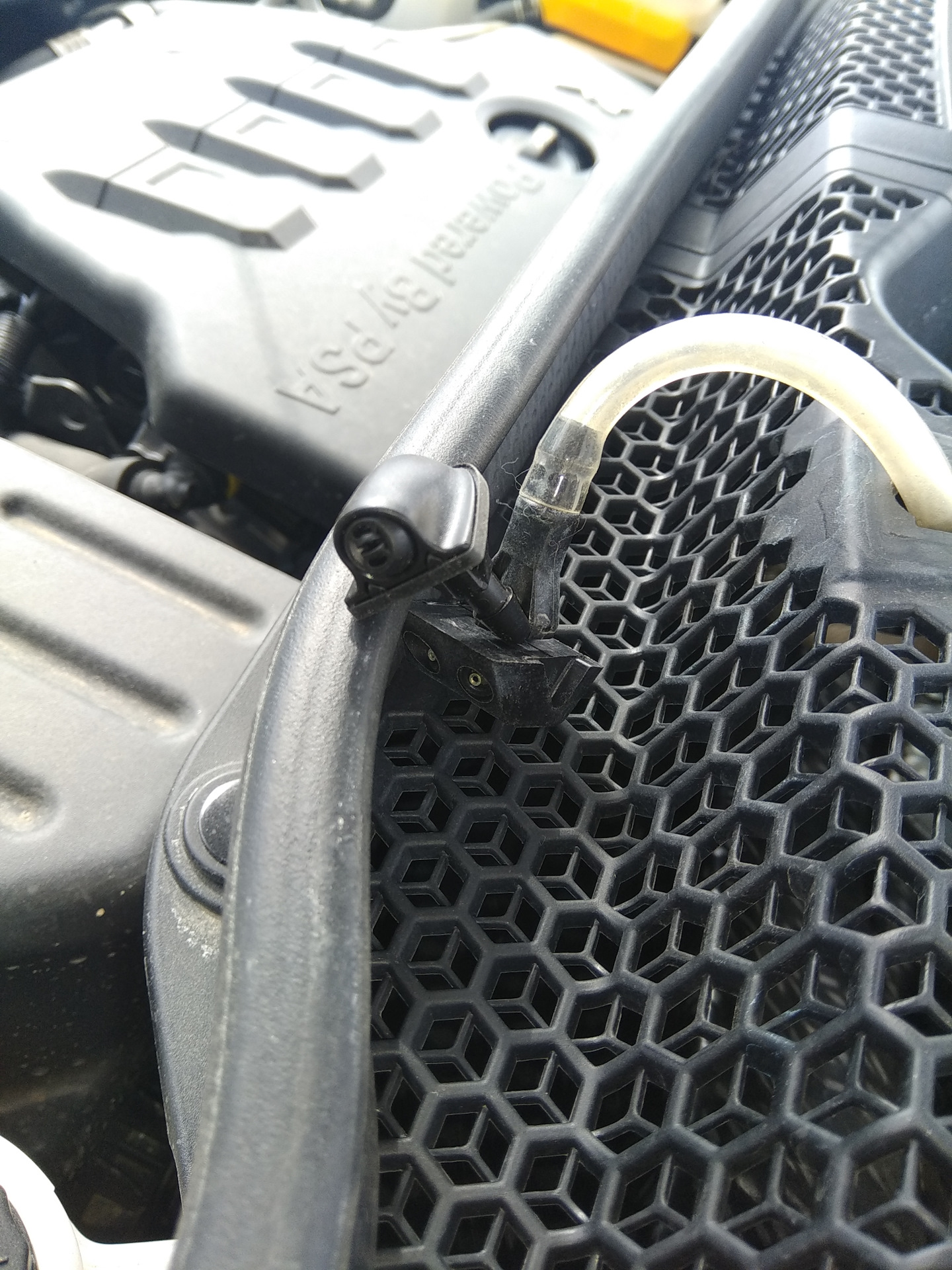 Замена форсунок стеклоомывателя — Dongfeng AX7, 2 л, 2017 года ...