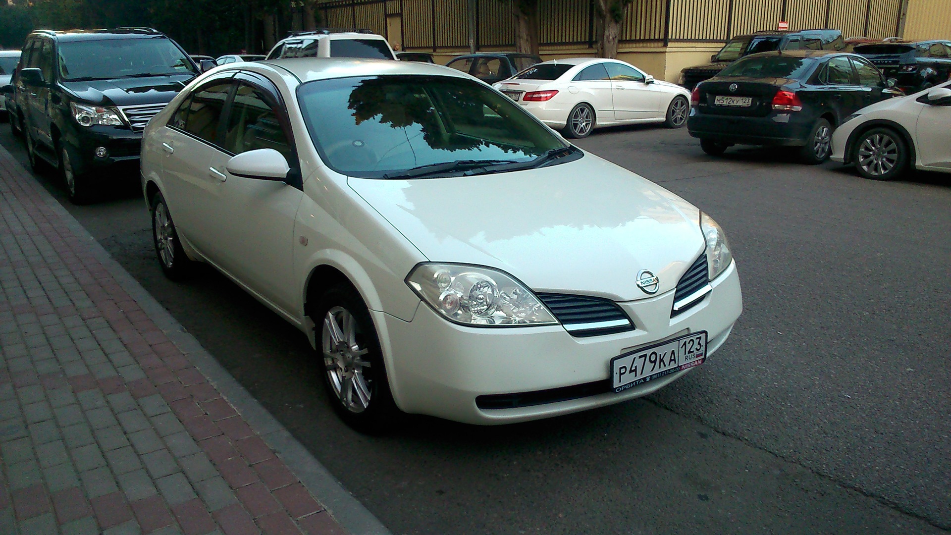 Nissan primera p12 белая
