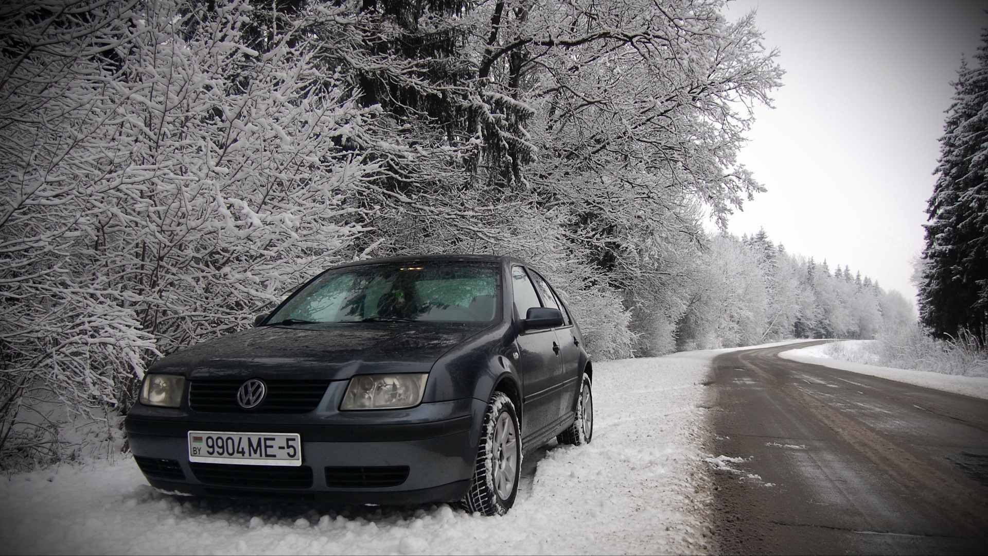 Иномарка бор. VW Bora Winter. Обои VW Bora. VW Bora mk4 Wallpapers. Фольксваген Бора в снегу.